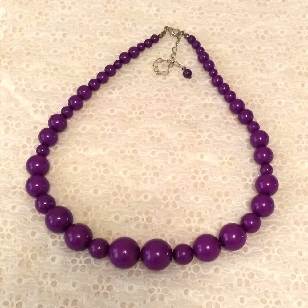 Vintage NEW Purple Beads Necklace Timeless VTG Jewelry